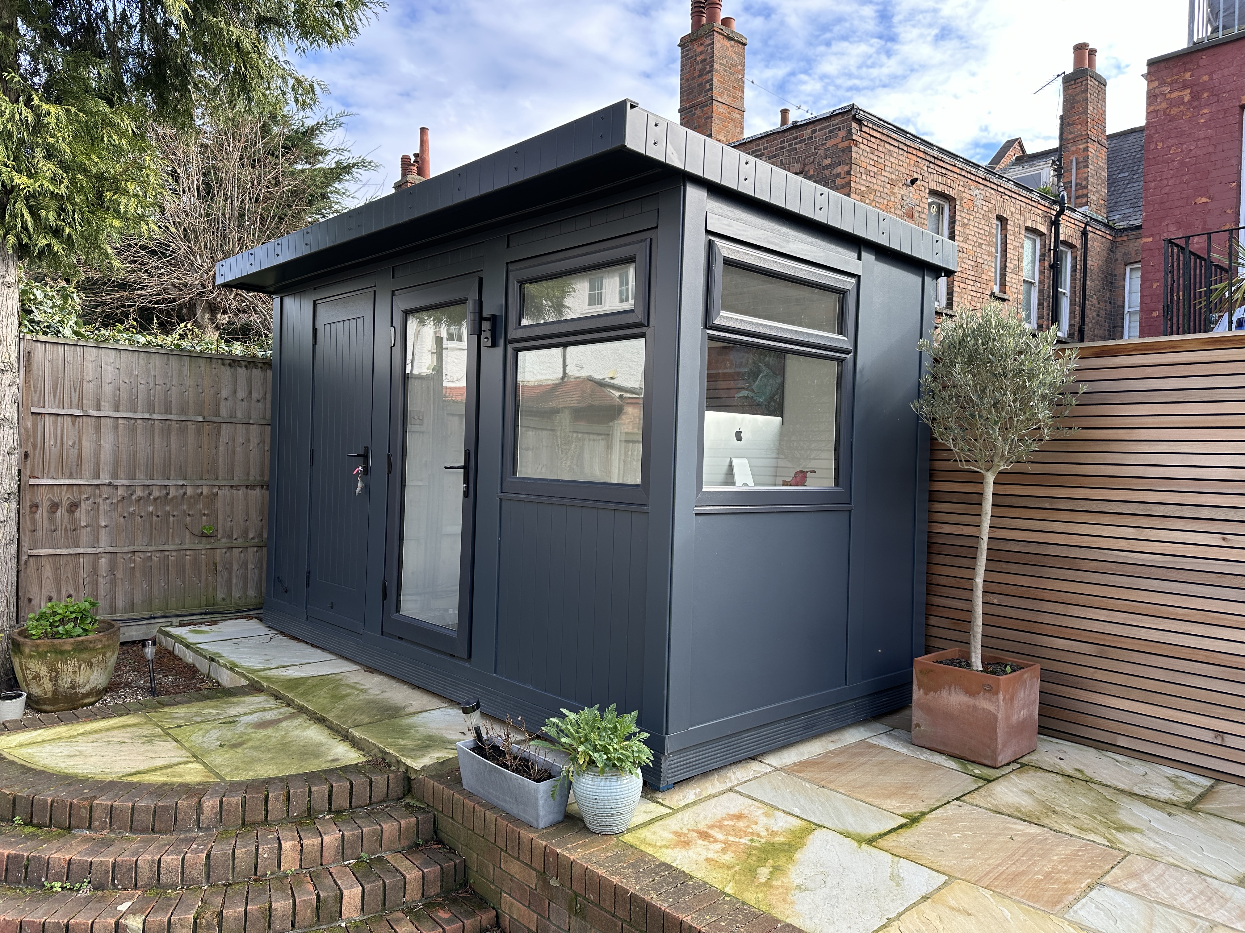 Garden office in London